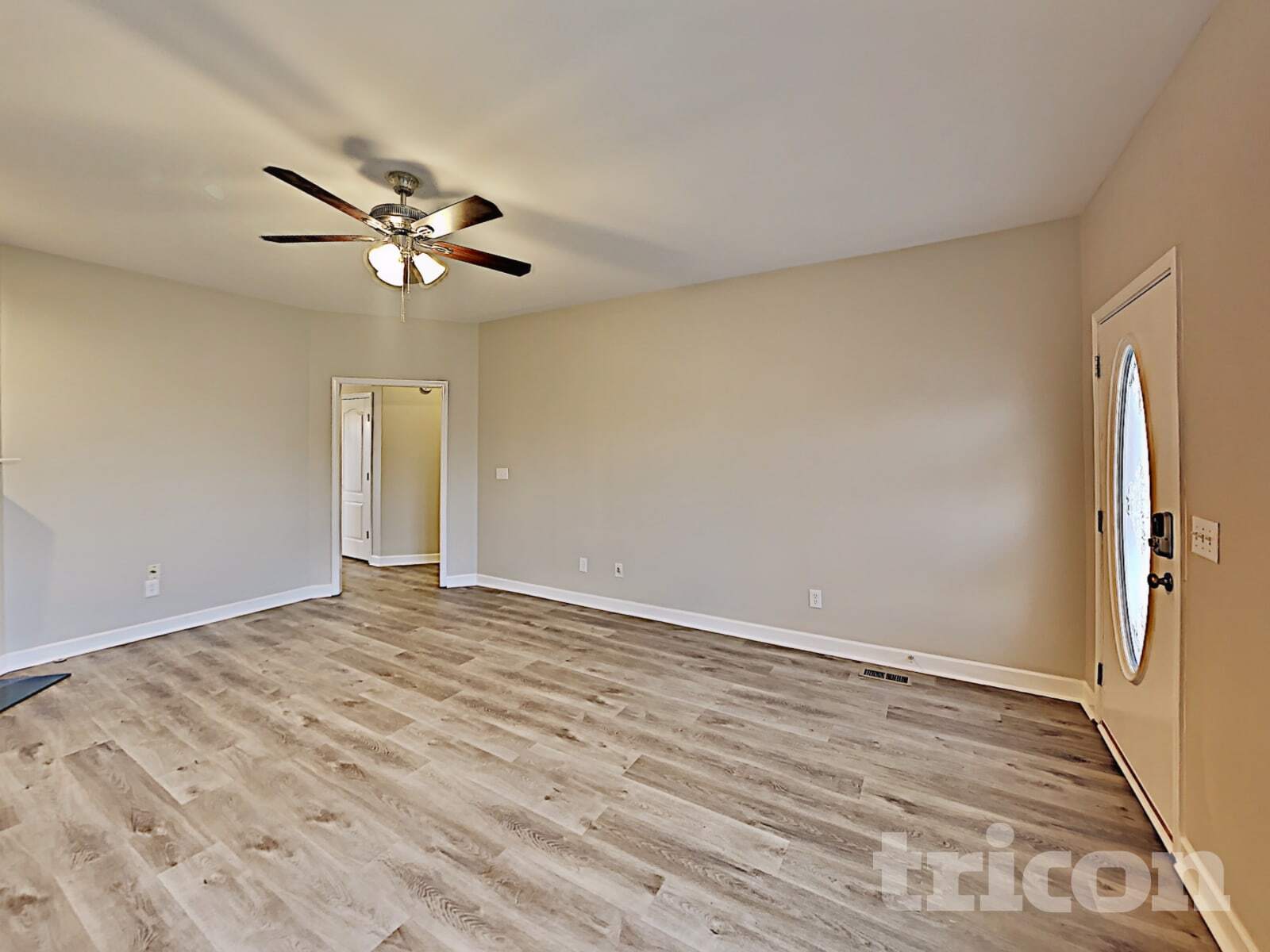 Building Photo - 1015 Golf View Way