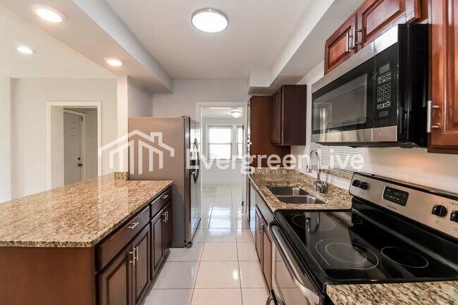 Building Photo - 2835 Belair Rd W