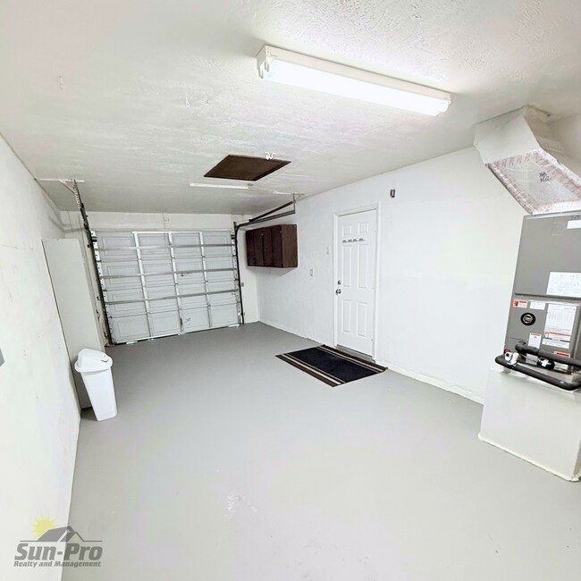 Building Photo - 1985 Big Oak Dr