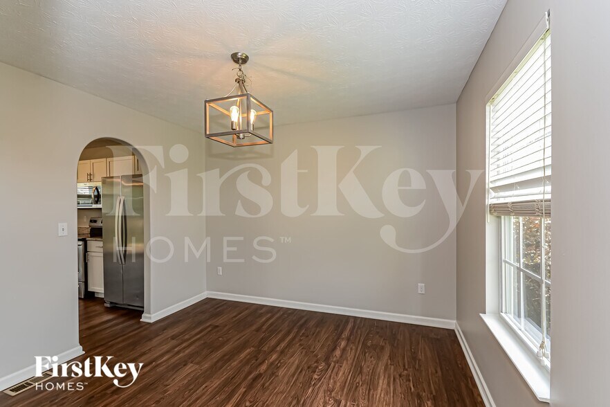 Building Photo - 1106 Linford Cir