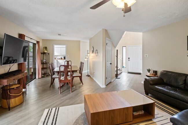 Building Photo - 193 Woodland Park Cir