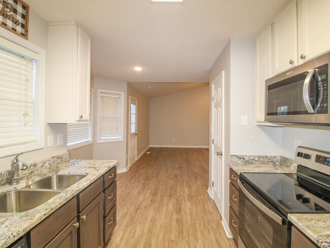 Building Photo - Nice Home in Meridianville!