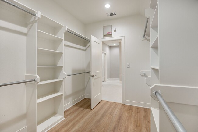 Building Photo - New construction 4 bedroom in Flint!