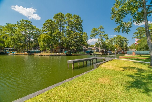 Building Photo - 3103 Hemingway Dr