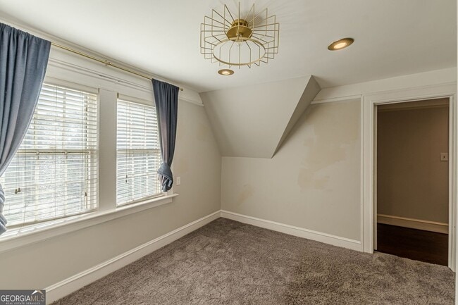 Building Photo - 1957 Walker Ave