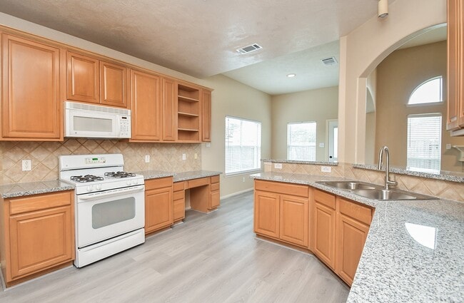 Building Photo - 15114 Snow Hill Ct