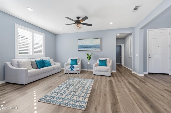 Building Photo - 41638 Cielo Vista Dr