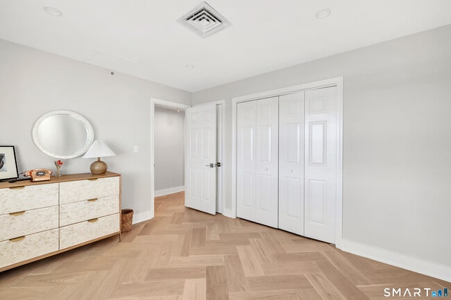 Building Photo - 43 Harbor Dr