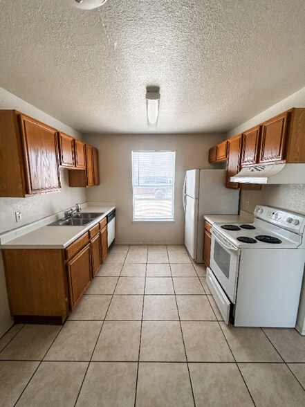 Building Photo - 1808 Windward Dr