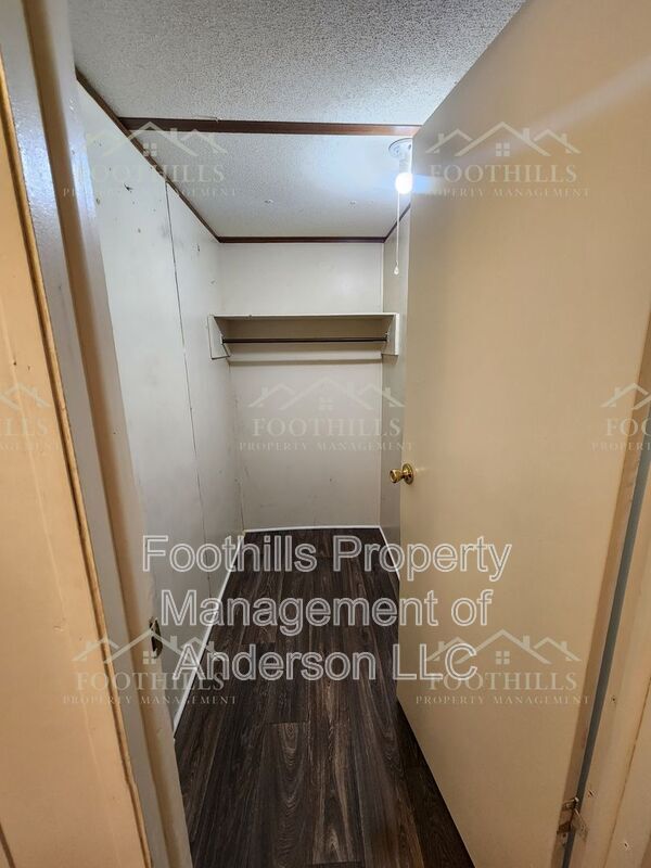 Building Photo - 131 Woodfern Cir