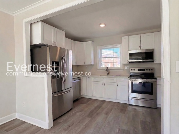 Building Photo - 1210 E 36th St