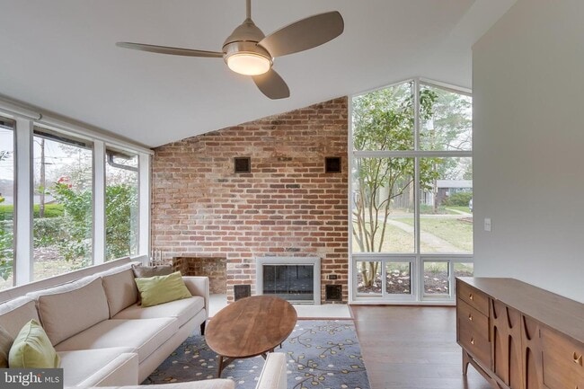 Building Photo - 3315 Pendleton Dr