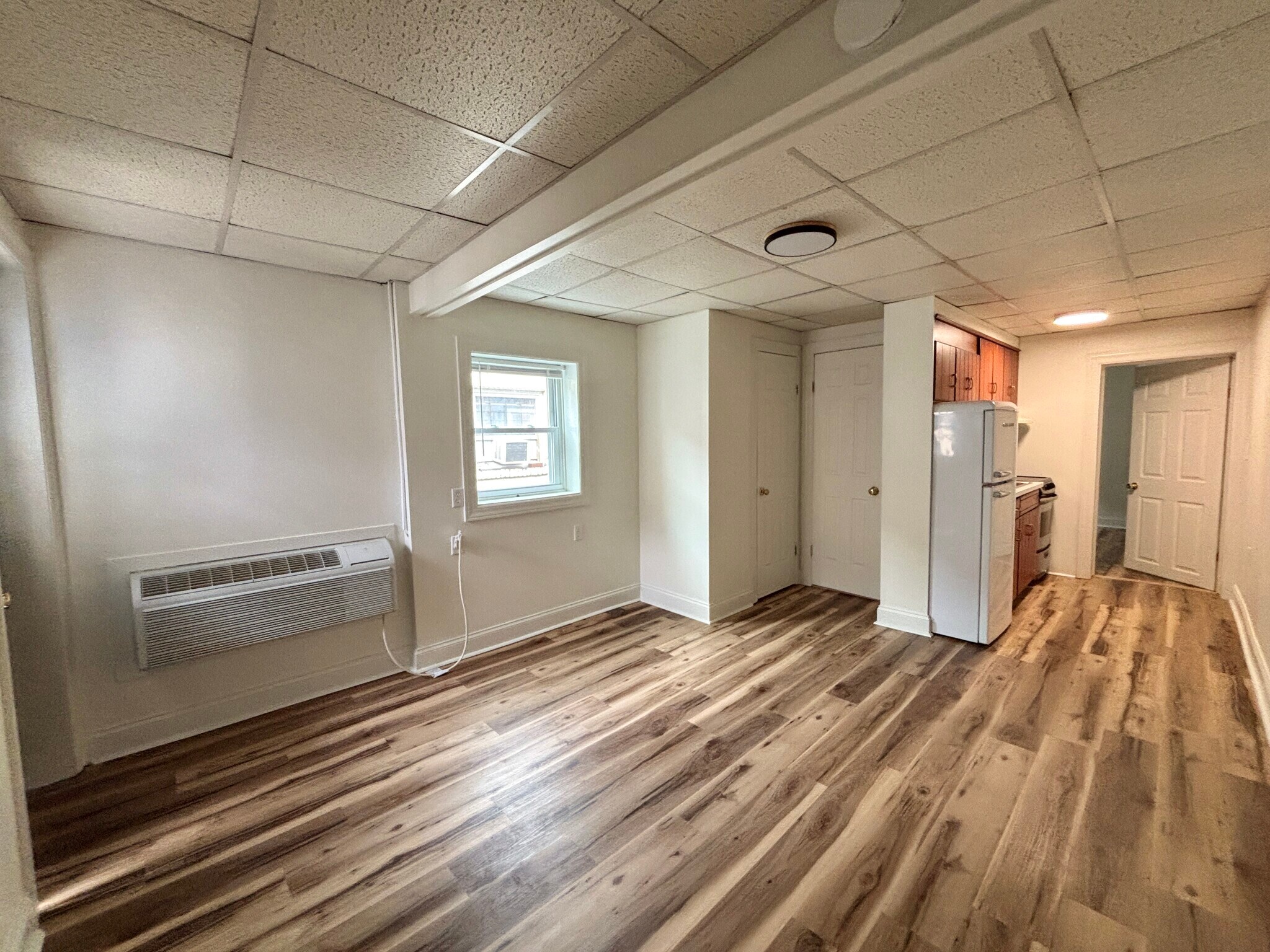 Main Living Space facing bathroom and kitchen - 520 Fremont St