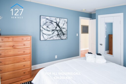 Building Photo - Spacious 4-Bedroom Residence in a Prime Location!