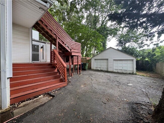 Building Photo - 611 Darlington Rd NE