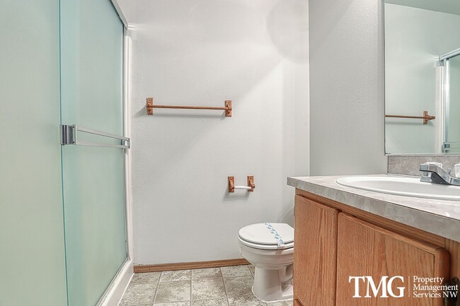 Building Photo - 3BD Ranch Style Home In Great Orchards Location!  Fully Fenced Yard!