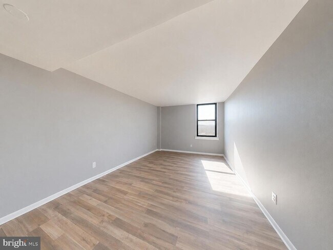Building Photo - 4600 Duke St