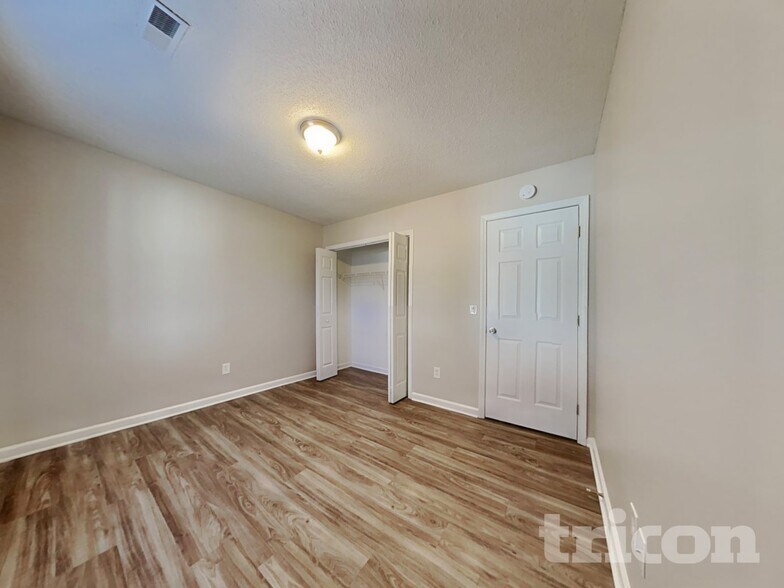 Building Photo - 120 Huntwood Trail