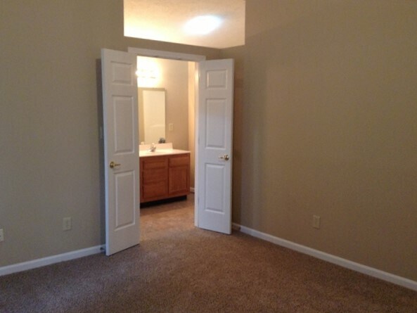 Building Photo - 6008 Tybalt Dr