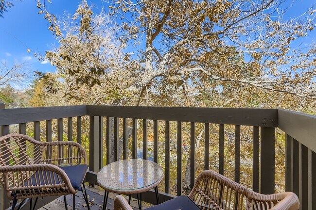 Building Photo - Idyllic West Boulder 2BDR Furnished Home