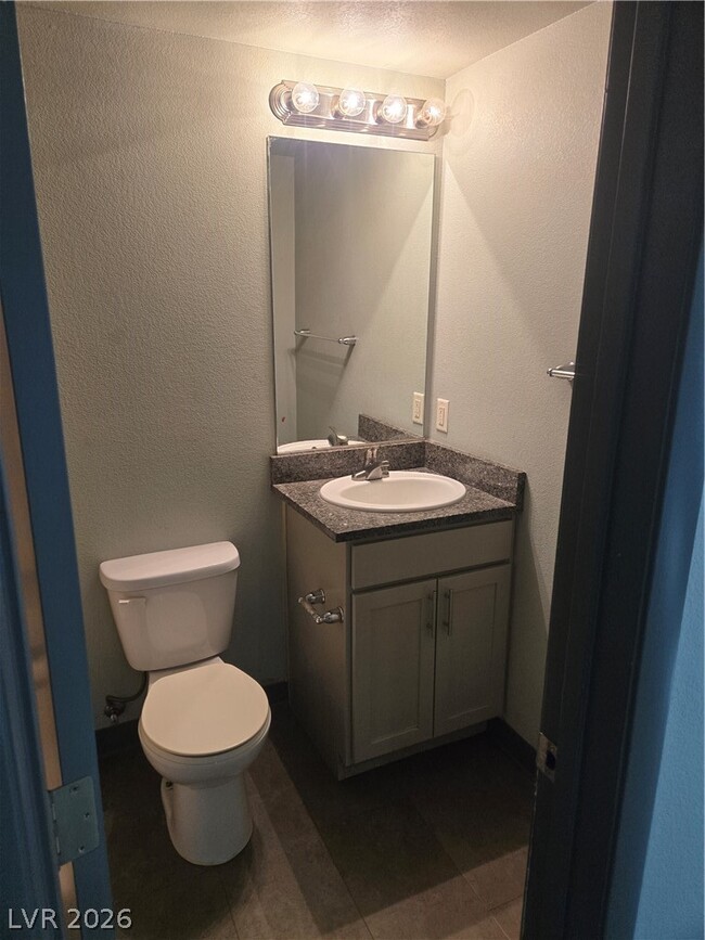 Building Photo - 223 N 9th St