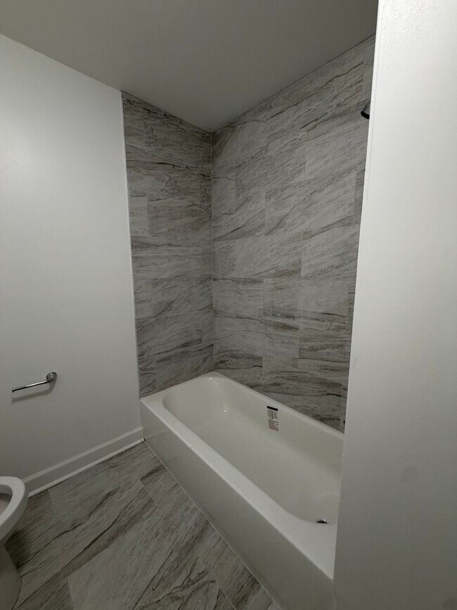Building Photo - 3482 Lamphier Ave