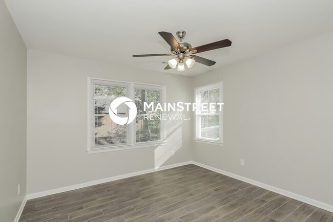 Building Photo - 727 Mattingwood Dr