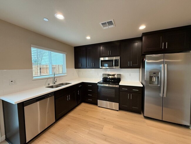 Building Photo - Brand new two story in Turlock!