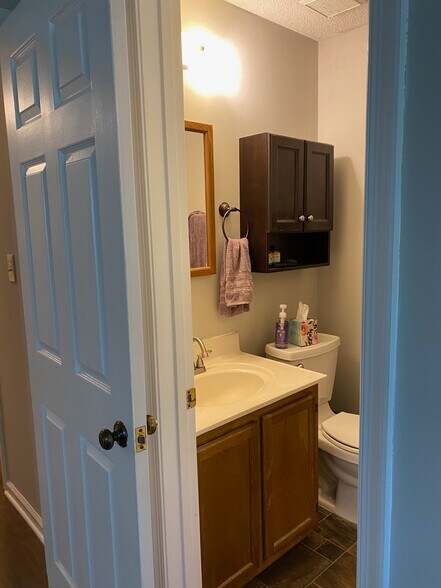 Building Photo - 1511 Creekwood Ct