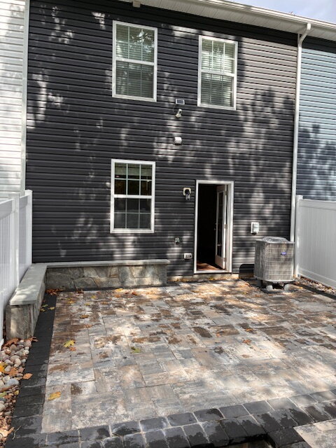 Building Photo - 1/2 Off First Full Months with move-in by December 19th, 2025  ' Rent "Charming 3-Bed, 2-Bath Hom...