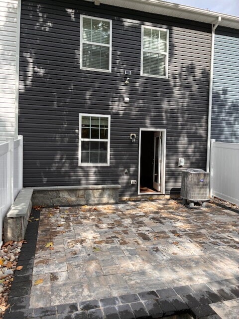 Building Photo - Reduced Price - 1/2 Off First Full Months with move-in by 1/31/2026  ' Rent "Charming 3-Bed, 2-Ba...