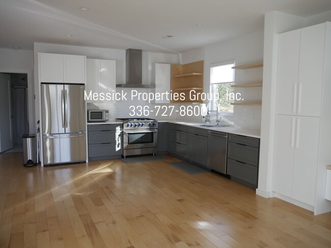 Building Photo - Contemporary - Washington Park Area!