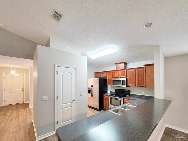 Building Photo - 690 Mozingo Ln