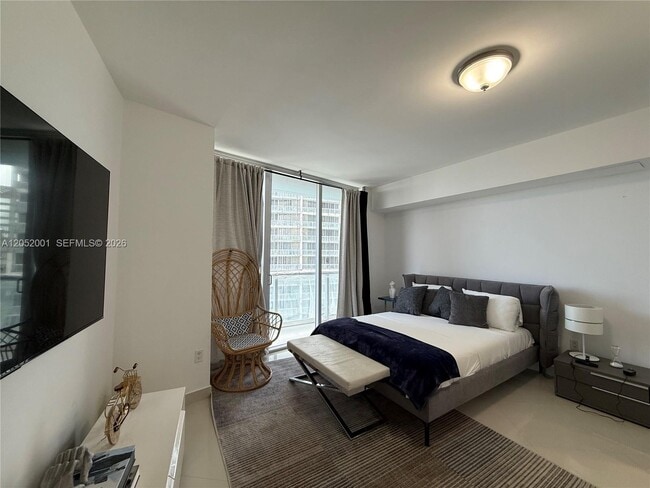 Building Photo - 475 Brickell Ave