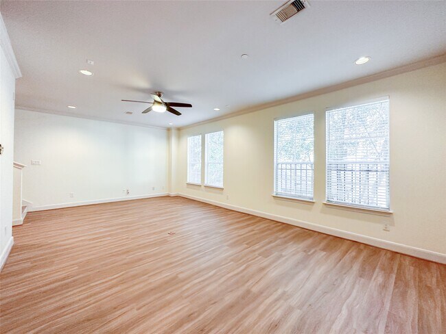 Building Photo - 3001 Murworth Dr