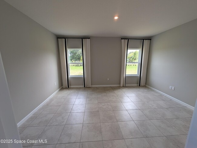 Building Photo - 2273 Landing Dr