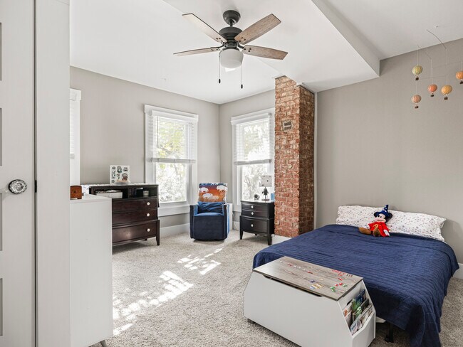 Building Photo - 622 N Hamilton Ave