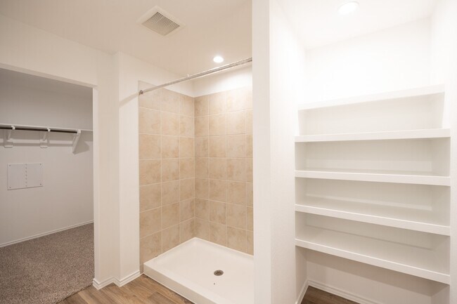 Building Photo - 14914 Timber Pnes Dr