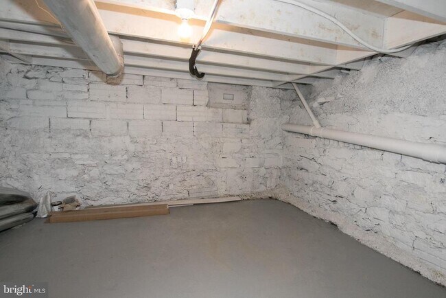 Building Photo - 1713 Fernon St