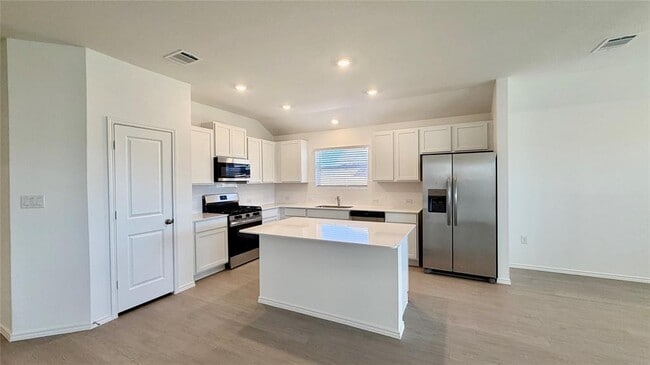 Building Photo - 205 Corniche Cir