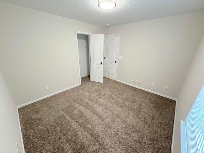 Building Photo - 3 Bedroom | 2 Bath | 1-Car Garage Ranch Du...