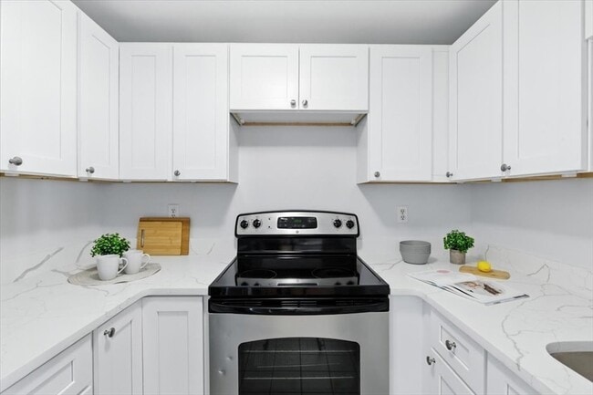 Building Photo - 197 8th St