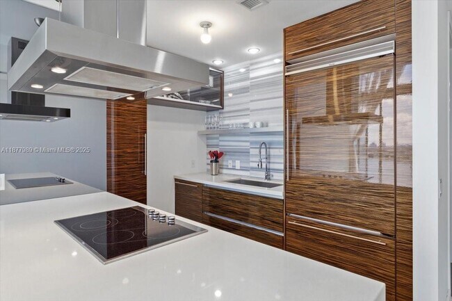 Building Photo - 1100 Biscayne Blvd