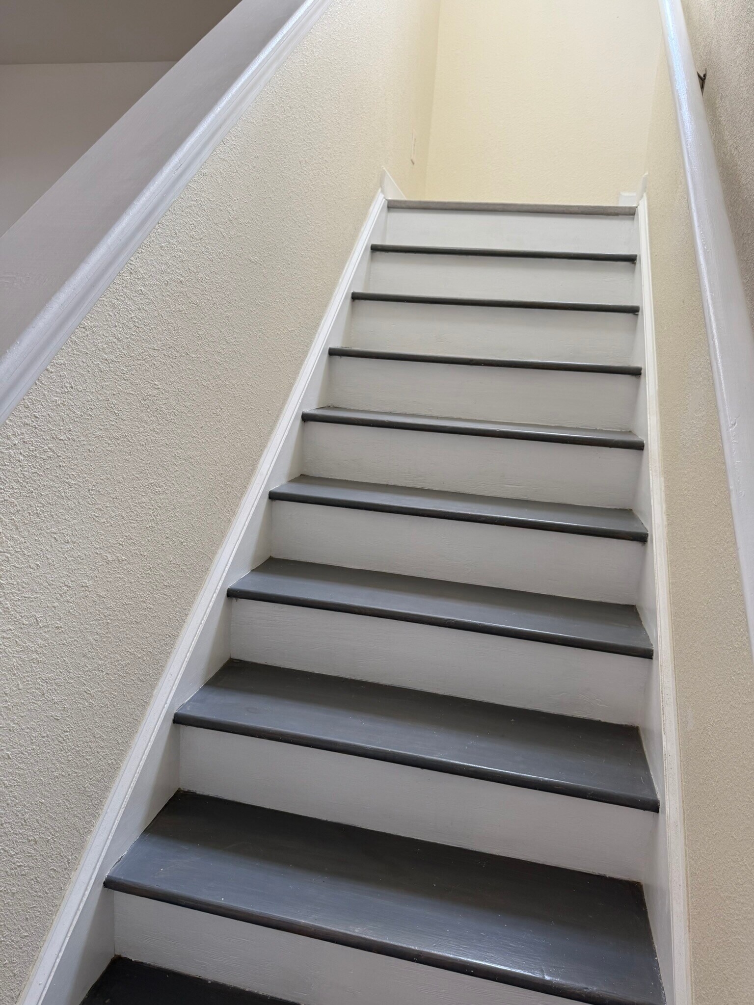 Building Photo - 834 Indianola Ct