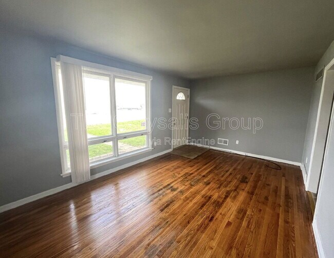 Building Photo - 309 Iowa Ave