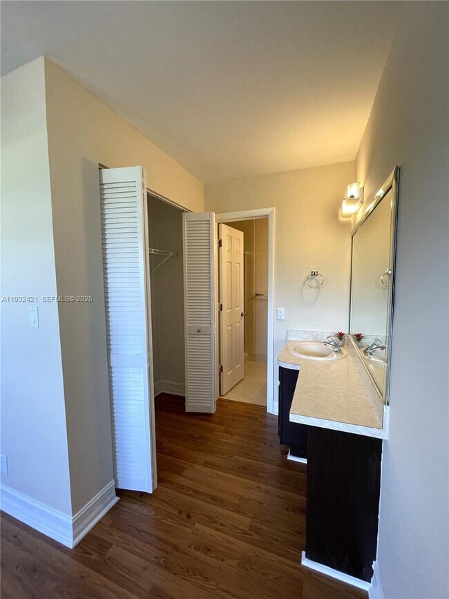 Building Photo - 11453 NW 39th Ct