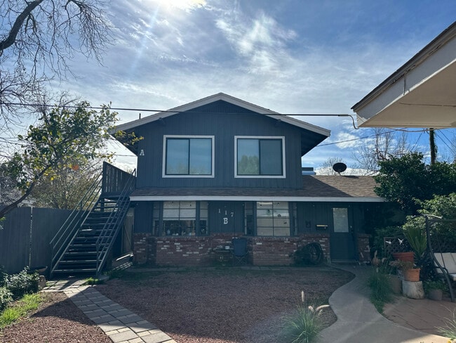 Building Photo - 117 W 2nd St