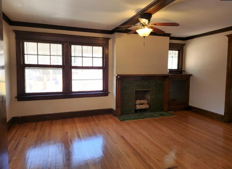 Building Photo - 811 E 39th St