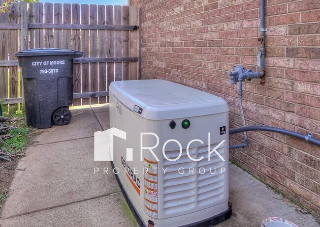 Building Photo - Charming 3-Bed 3-Bath Home with Tornado Shelter & Generator