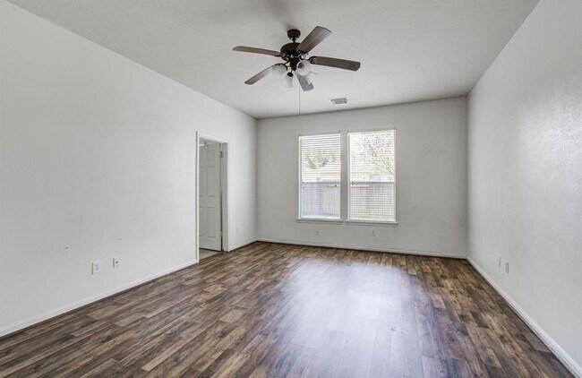 Building Photo - 7547 Oakwood Canyon Dr